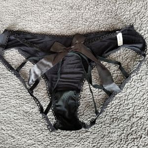 Black panties. Size L